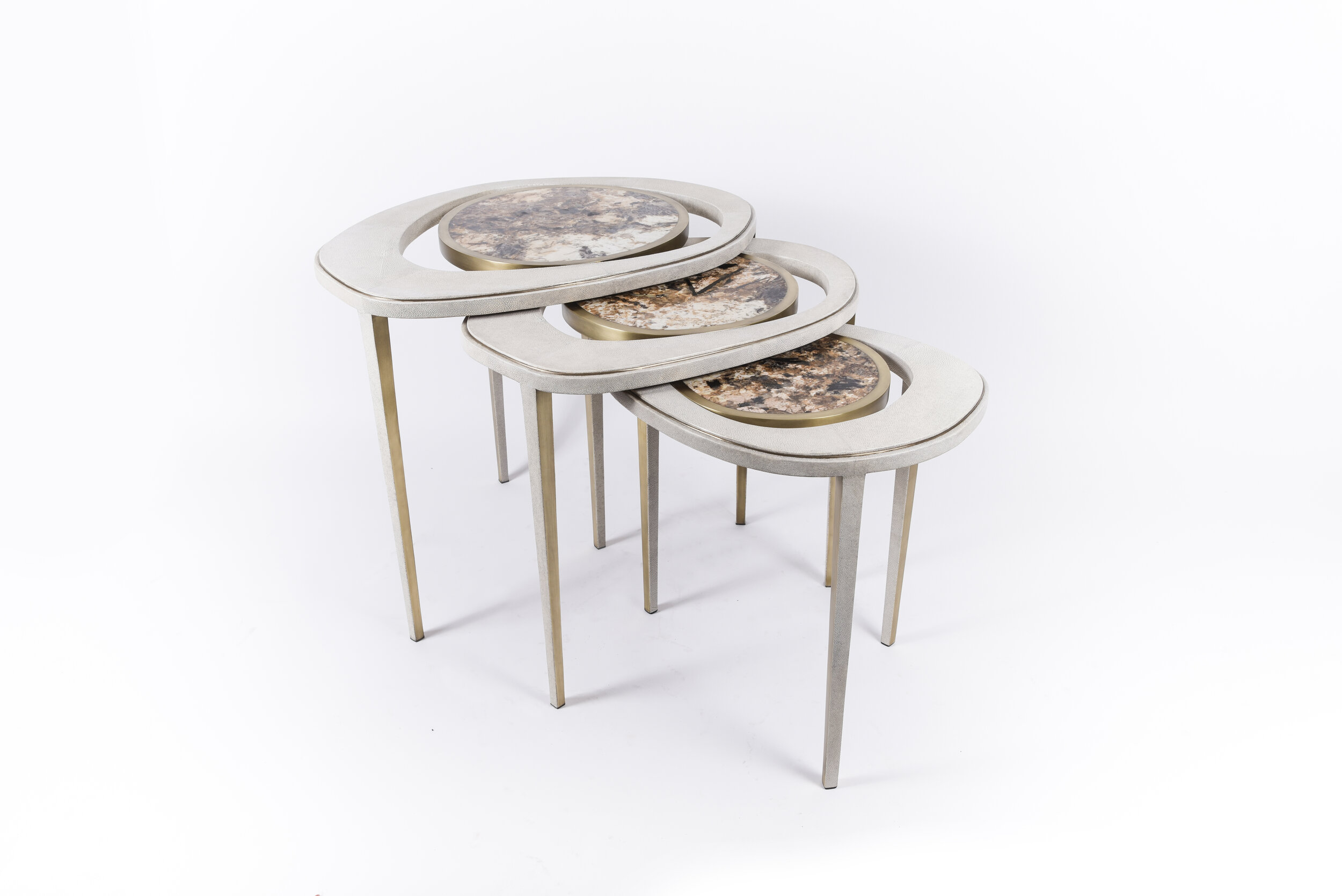 R&Y AugoustiHwana & Shagreen三件套孔雀嵌套茶几